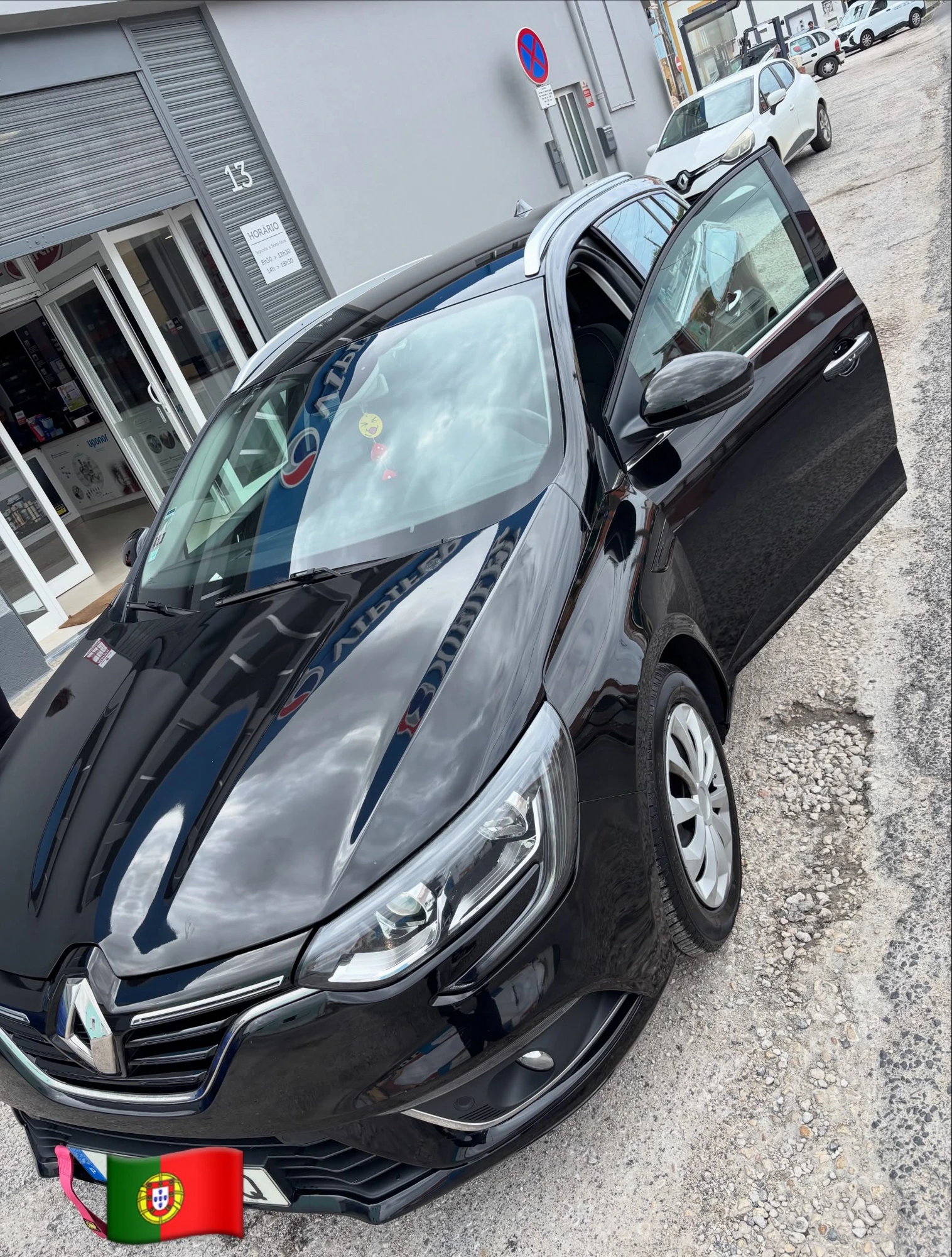 Renault Mégane SW · Polimento e brilho em pintura escura