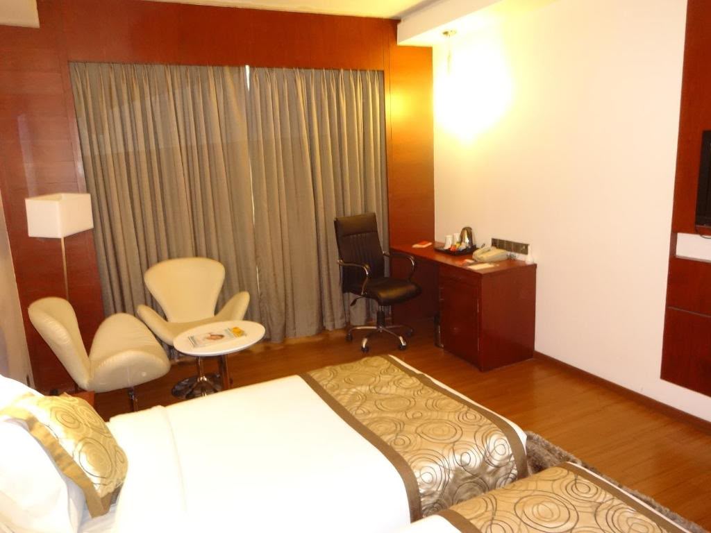 Club Select Room 3
