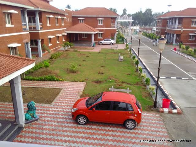 Yatri Nivas Guest House front facade