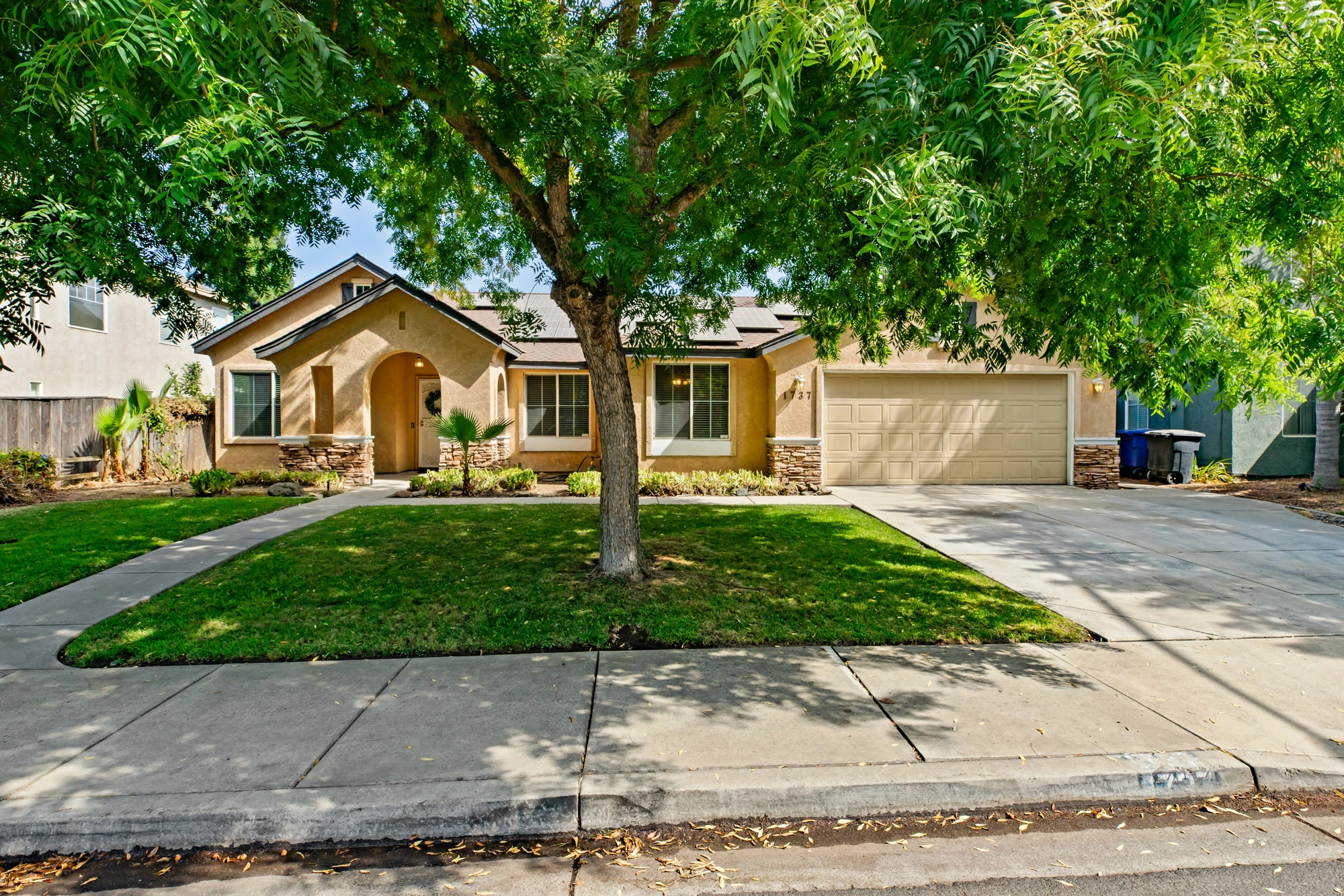 1737 Mable Ave